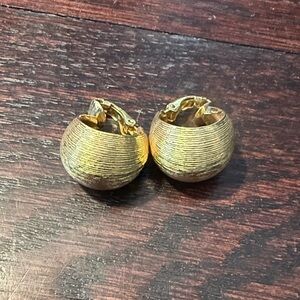 Vintage Elegant Gold Hoop Earrings